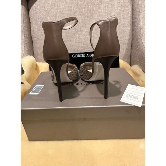 Giorgio  Armani elegant pumps size EU 38 and size EU 39, NWT - Picture 4 of 13